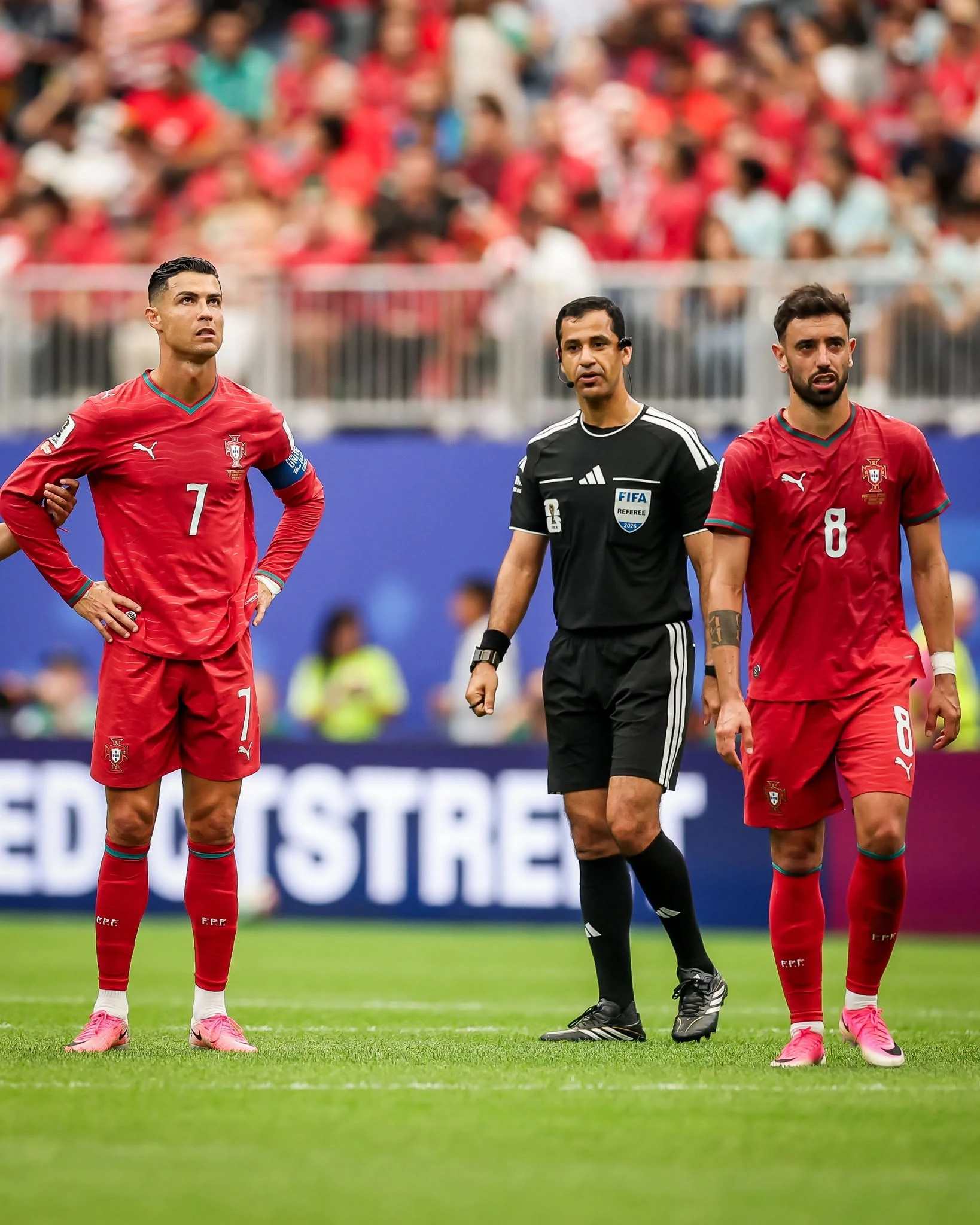 Ronaldo đá chính hay dự bị?
