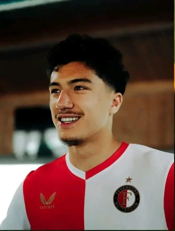 Ngôi sao gốc Việt dự World Cup 2026 tha thiết nhắn nhủ Messi: Làm ơn hãy cho em xin áo đấu của anh nhé!