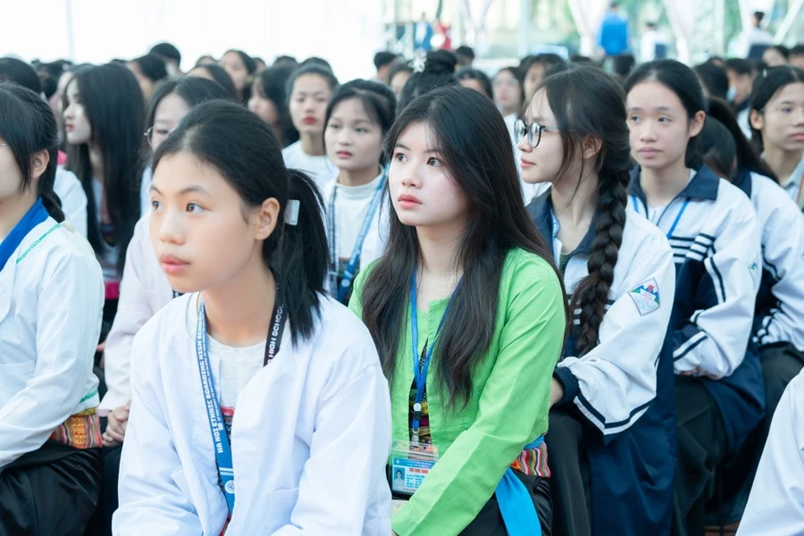 Tin vui: Từ ngày 15/7, học sinh tại các trường này nhận hỗ trợ từ tiền ăn, đồ dùng cá nhân đến dụng cụ học tập
