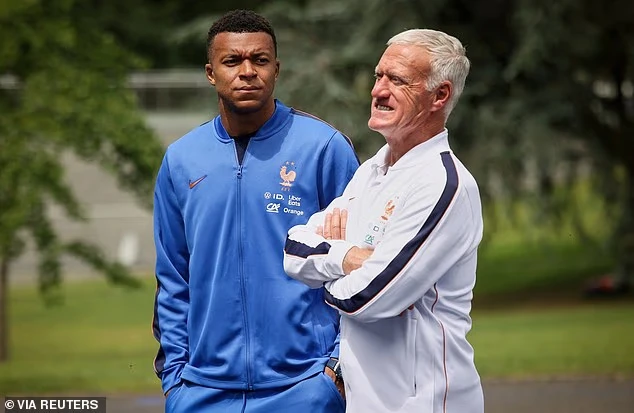 Tuyển Pháp nổi sóng gió trước World Cup 2026: Mbappe cùng đồng đội bức xúc vì có quá ít vé cho người thân