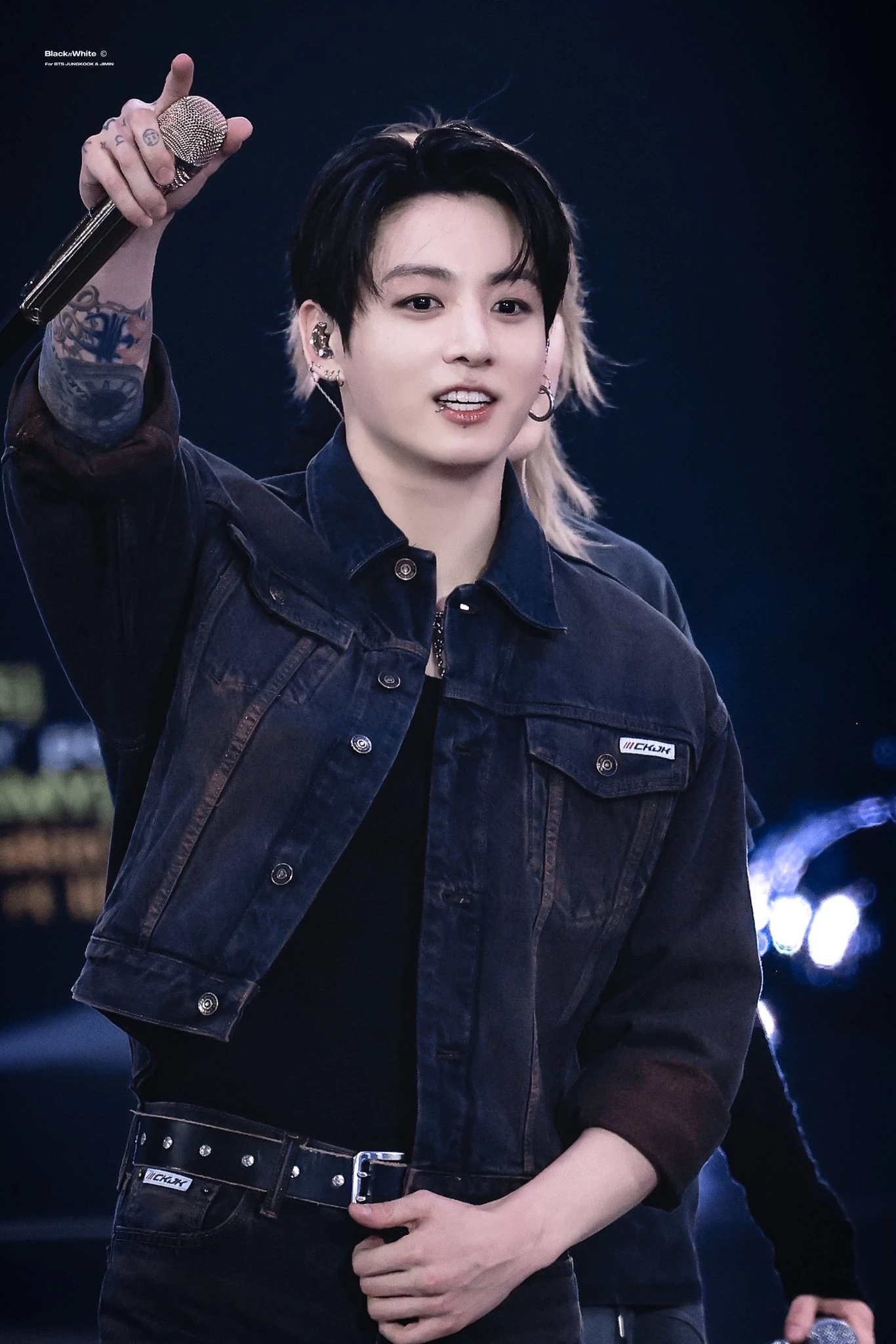Thất vọng với ca khúc World Cup của Lisa, khán giả toàn cầu đồng loạt tìm đến Jung Kook