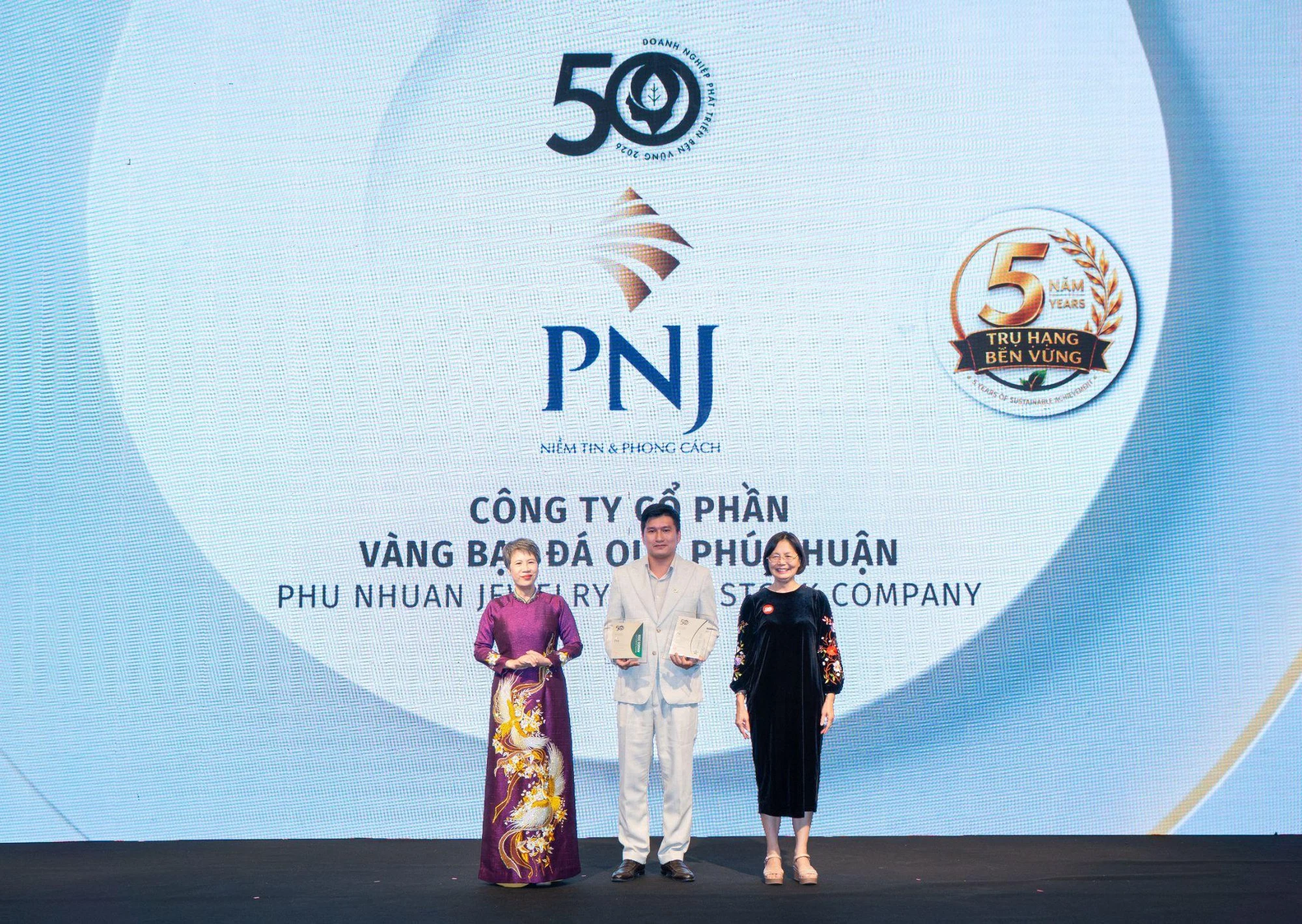 PNJ ba lần lập 
