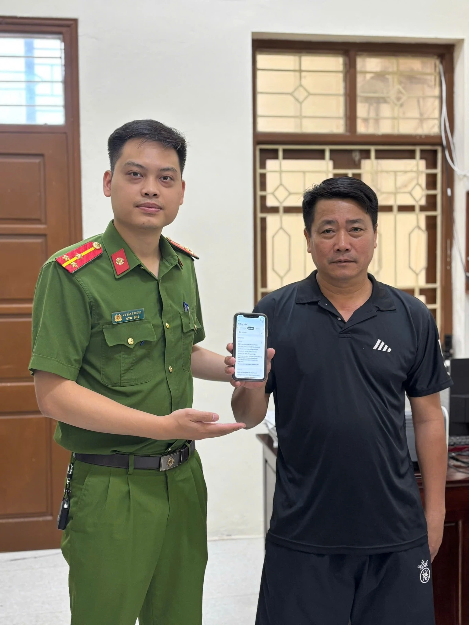 Chuyển khoản thành công 404,2 triệu đồng từ ngân hàng VietinBank sang MBBank, người đàn ông SN 1974 phải trình báo công an