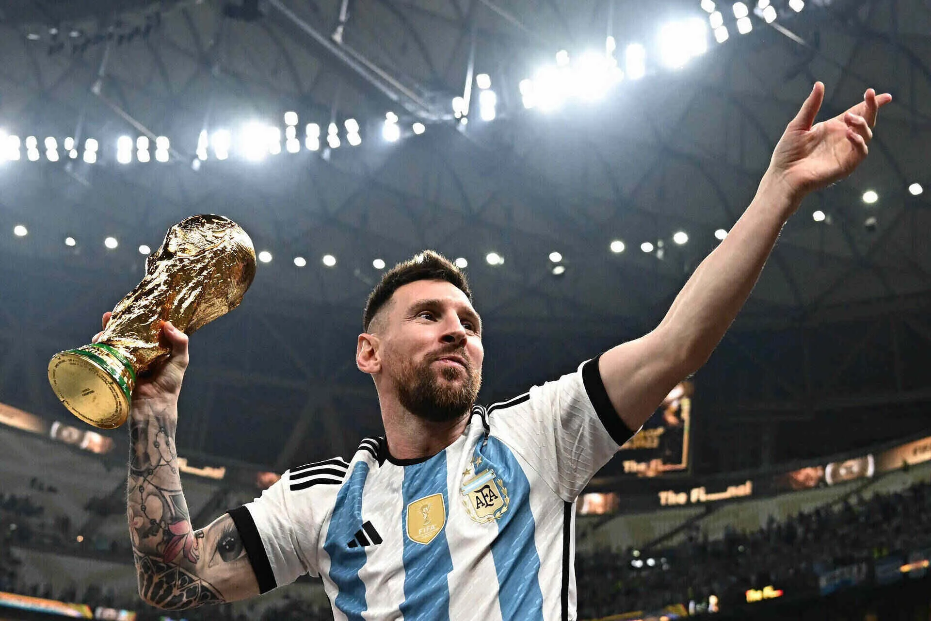 Messi bị lộ thông tin bảo mật
