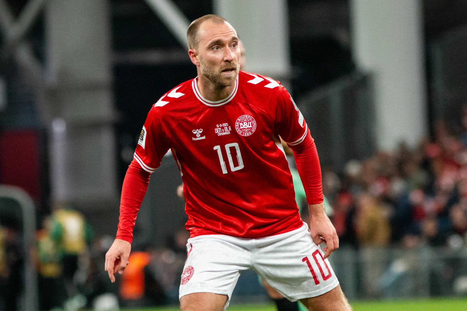 Christian Eriksen lại đổ gục trên sân