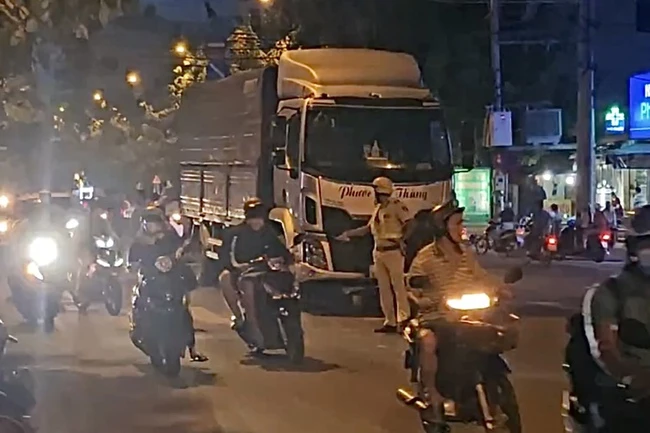 TP HCM: Tai nạn nghiêm trọng ở quận 12 tối nay