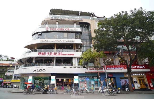 Bắt đầu các bước quây tôn, tháo dỡ công trình Hàm cá mập