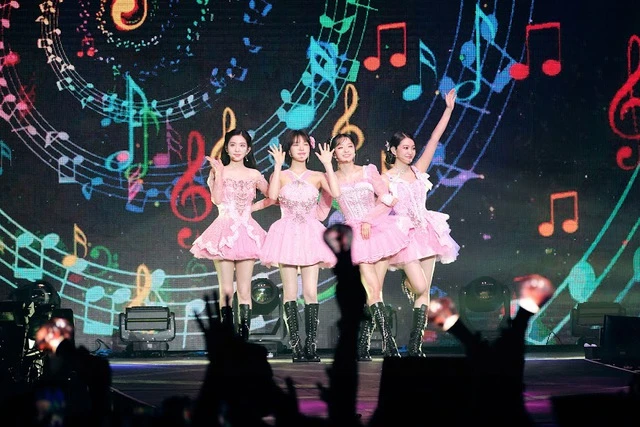 2 mỹ nhân Kpop bị yêu cầu rời khỏi concert Beyoncé, đứng vật vờ mặt căng thẳng làm bùng tranh cãi