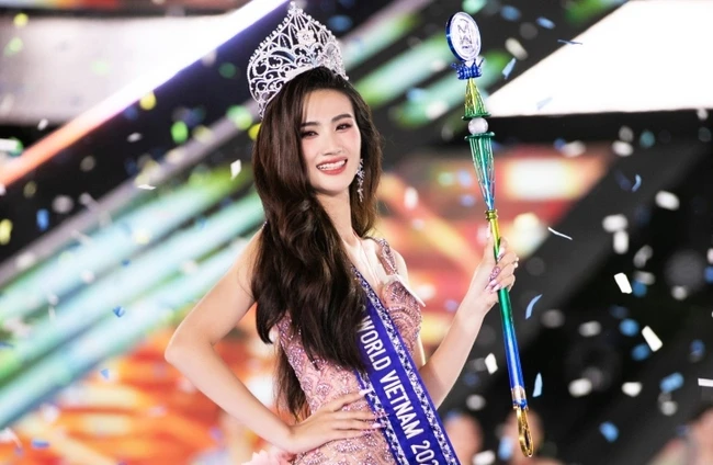 Đây là cô Hoa hậu khiến tôi phải dạy con noi theo: Nếu con có tinh thần này, đời KHÔNG VÙI DẬP con được!