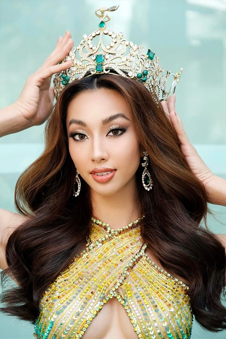 Hoa hậu Thuỳ Tiên bị bắt, hợp đồng đền bù ra sao?