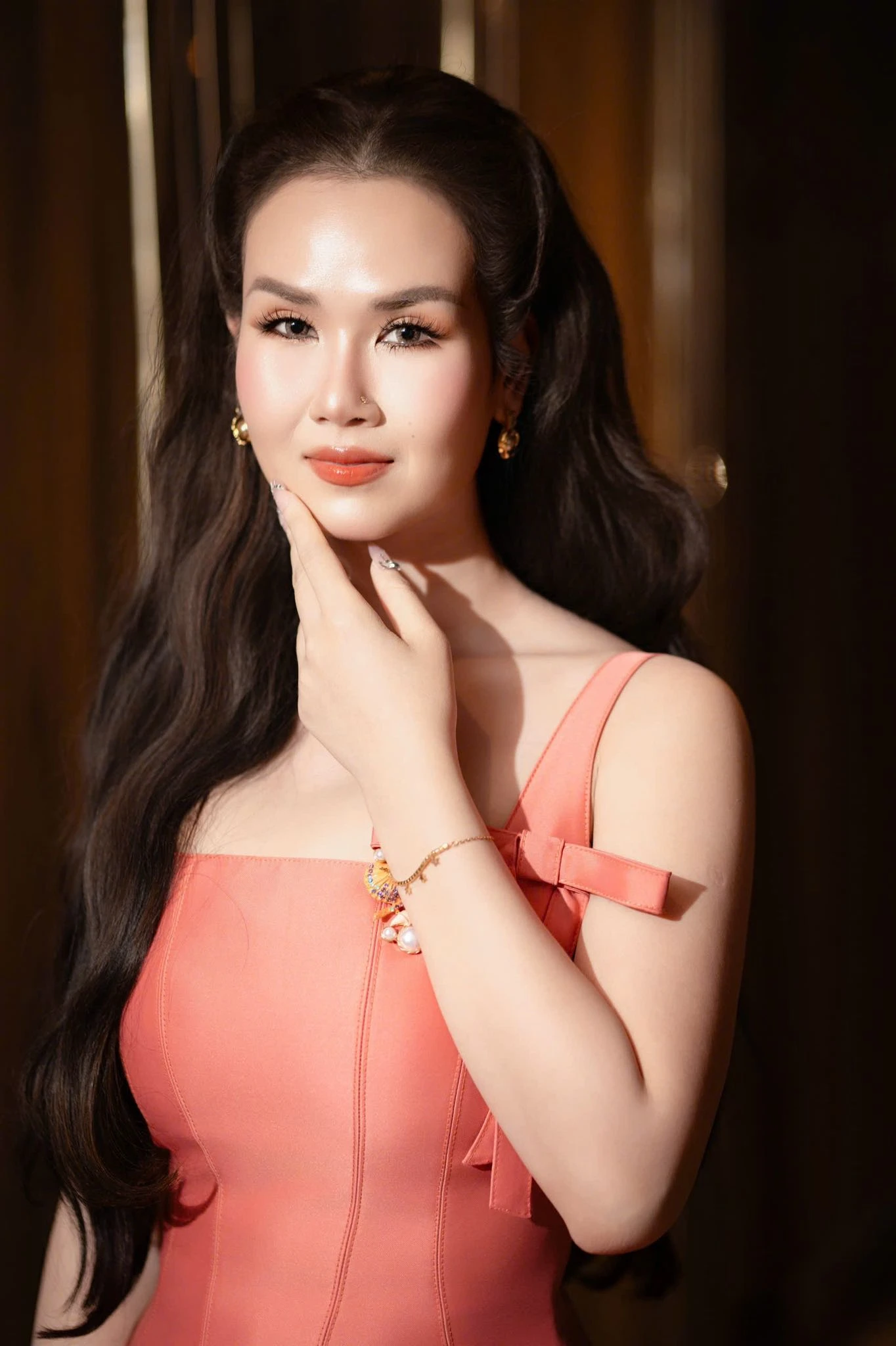 Võ Hạ Trâm chính thức lên tiếng khi bị so sánh với Duyên Quỳnh, thái độ thế nào mà được ủng hộ?