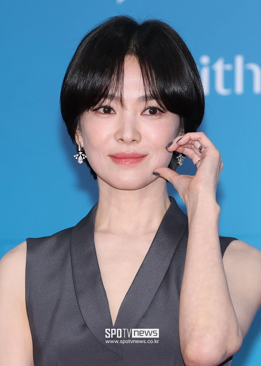64 giây gây sốc của Song Hye Kyo ở Baeksang 2025: Đẹp và trẻ đến khó tin!