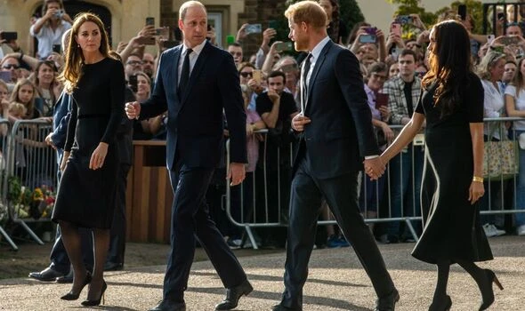 Khoảnh khắc Meghan ái ngại 