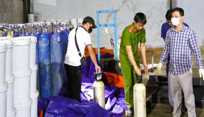 Công an Thanh Hóa tạm giữ 137 tấn nguyên liệu sản xuất 