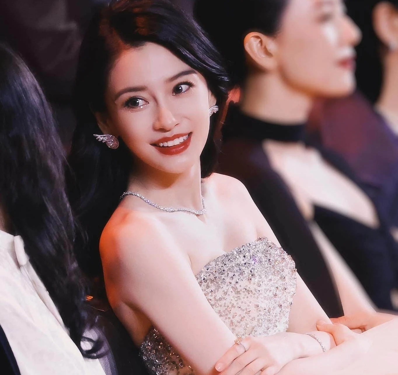 Mỹ nhân hạng A bỏ 17 tỷ mua vai vẫn bị đạo diễn đuổi thẳng, nghe lý do không ai bênh nổi