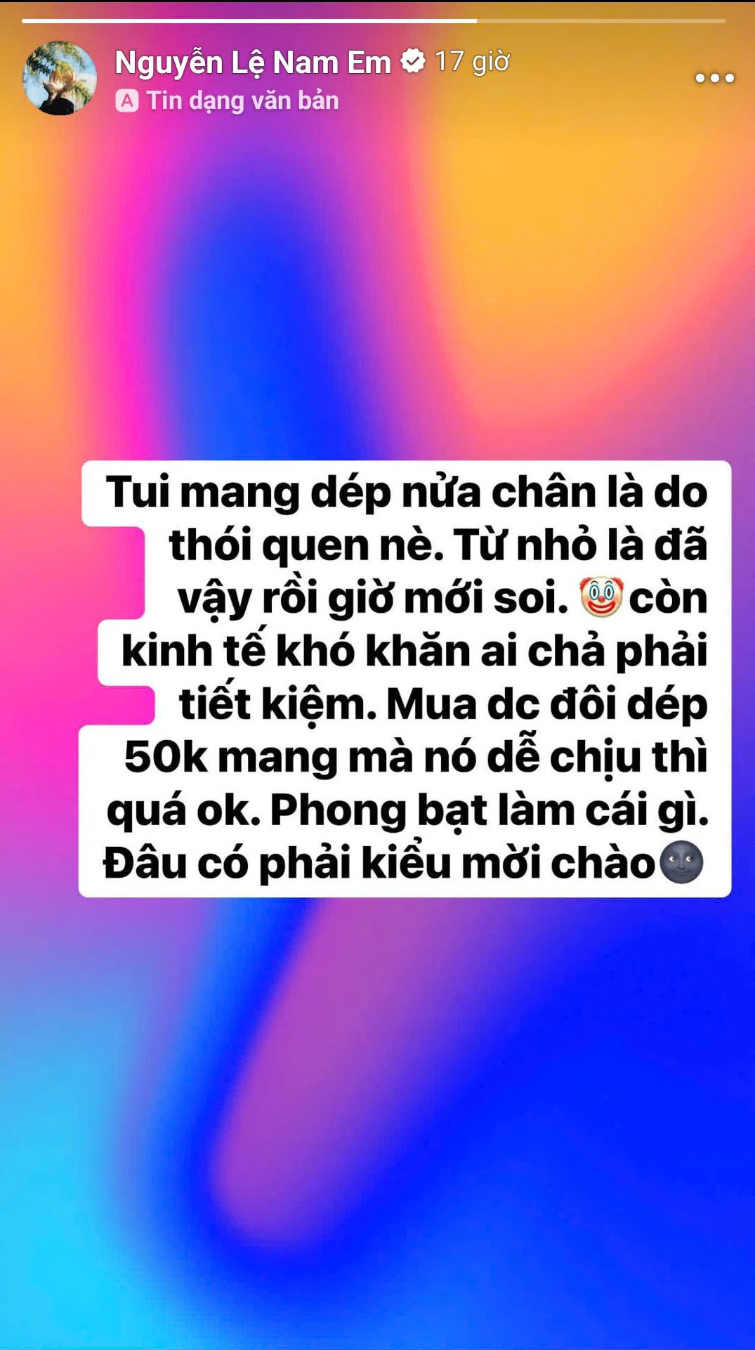 Bị chê nghèo vì mang dép 50K, nữ ca sĩ Việt nổi tiếng cả nước nói rõ một điều