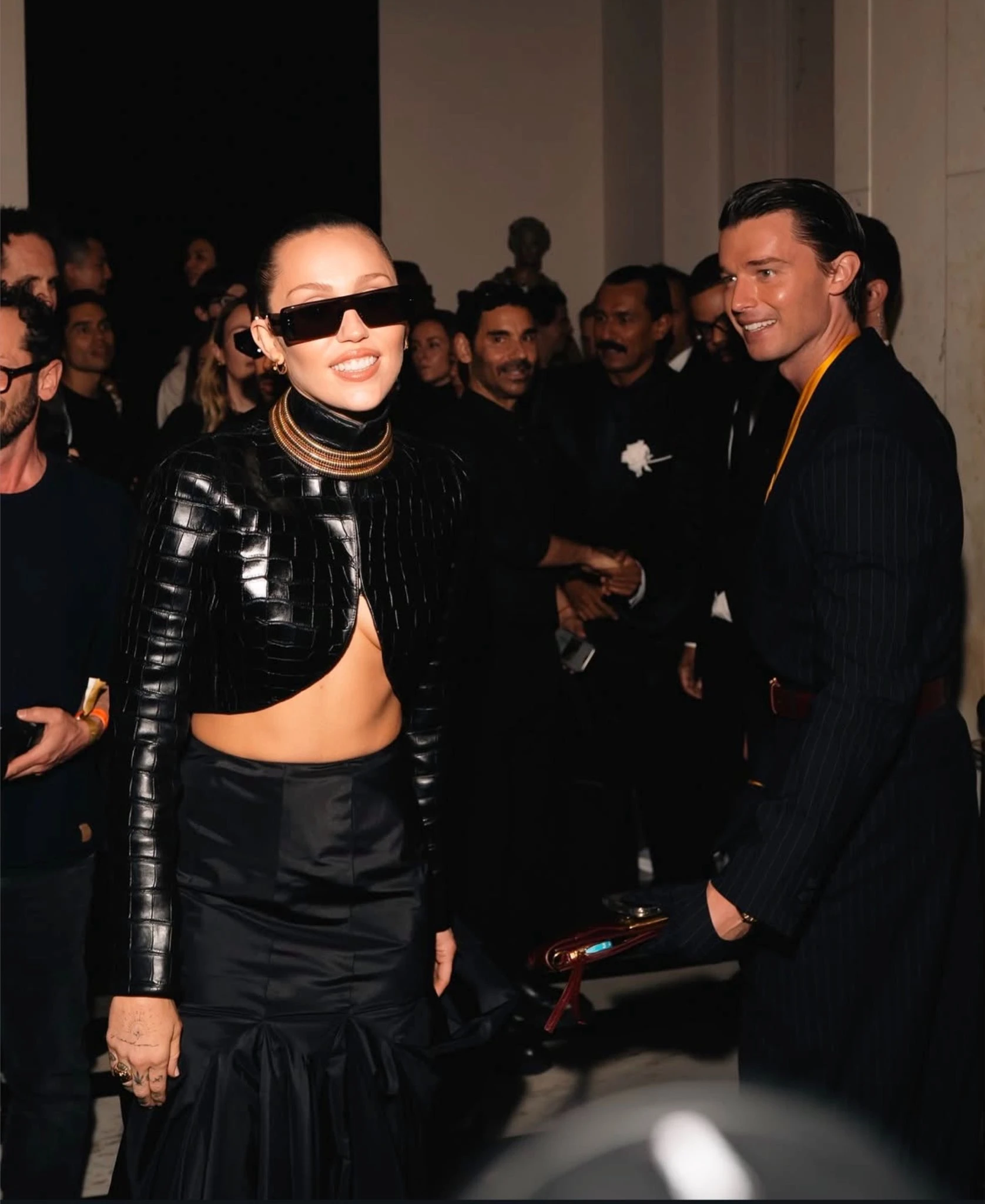Căng nhất Met Gala 2025: Miley Cyrus đụng mặt tình cũ từng 