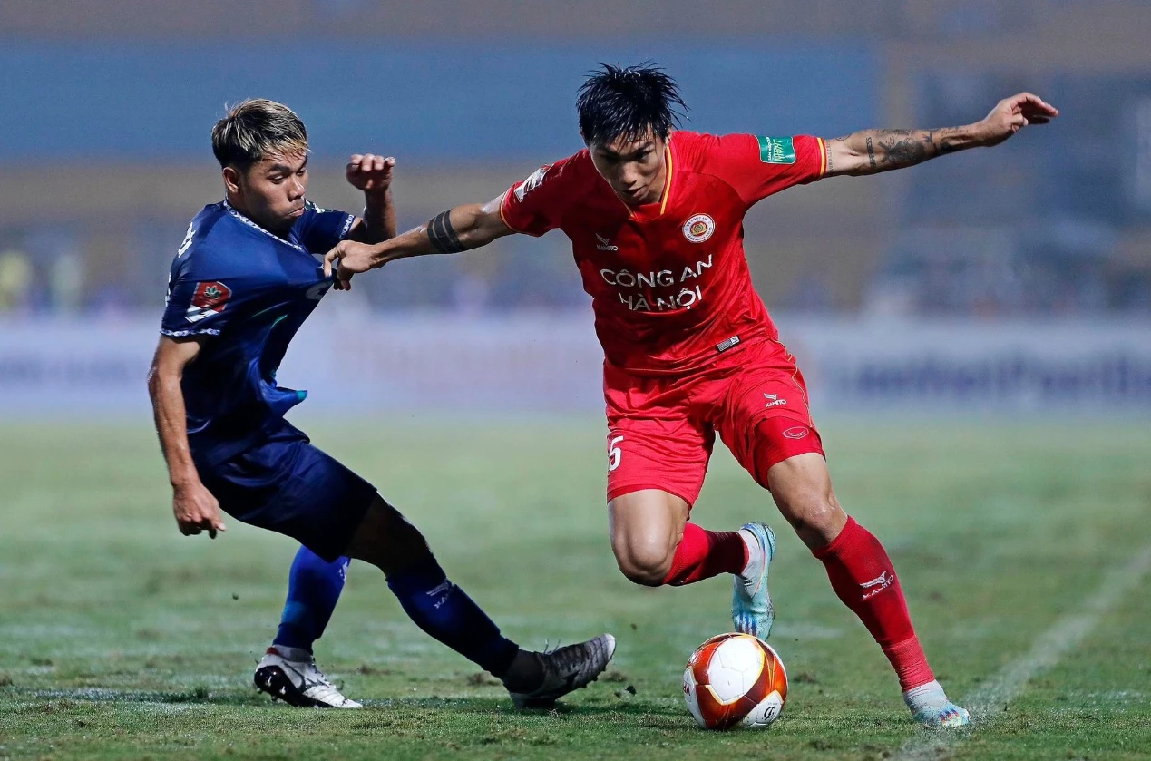 Đại gia V.League ra quyết định với 