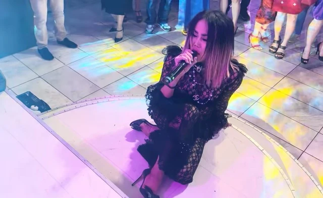 Lynda Trang Đài lần đầu làm một việc sau lùm xùm ở Mỹ, gãy cả guốc