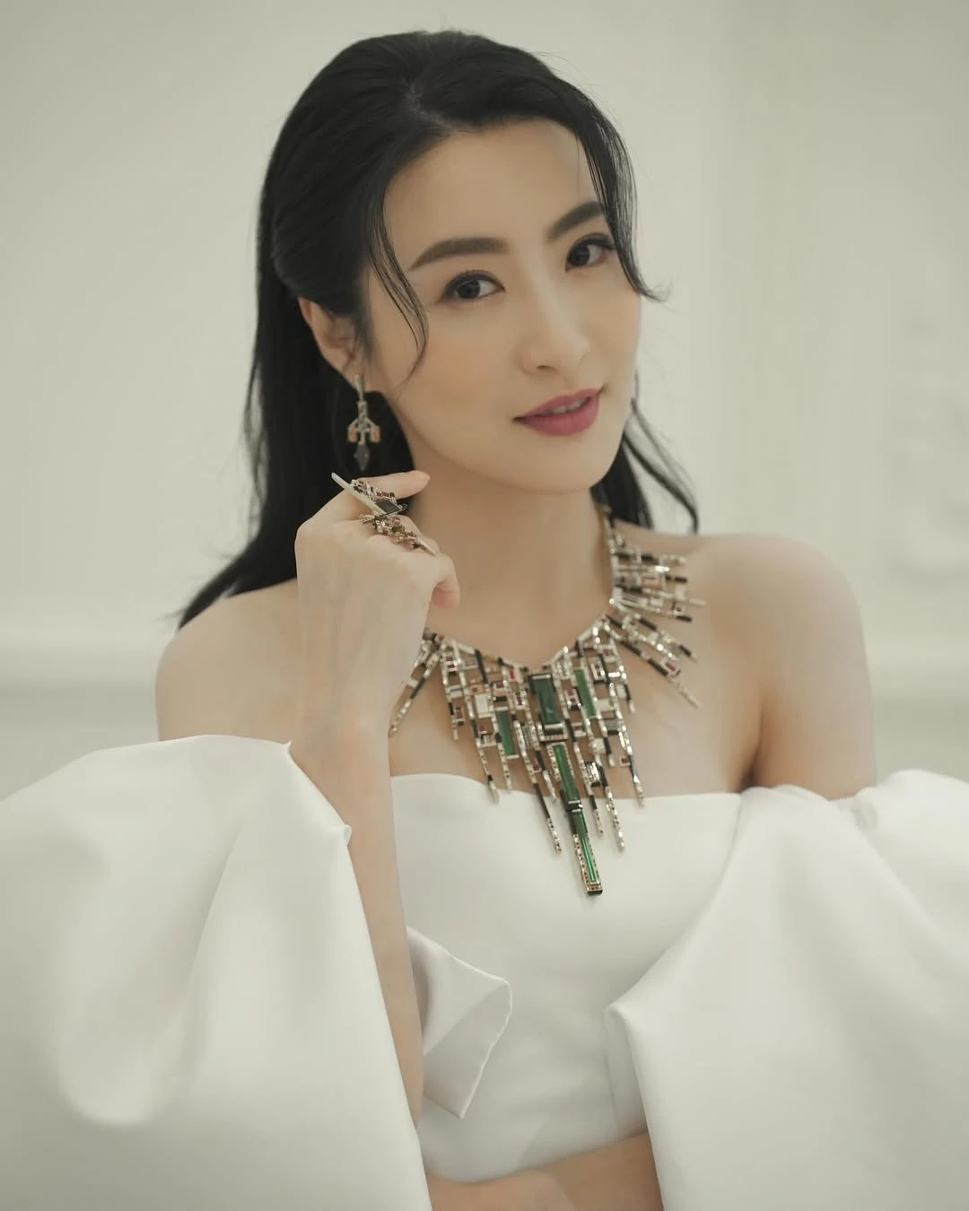 “Nữ hoàng phim truyền hình” phá sản, chồng đại gia vỡ nợ tiêu tán sạch khối tài sản 6.600 tỷ?