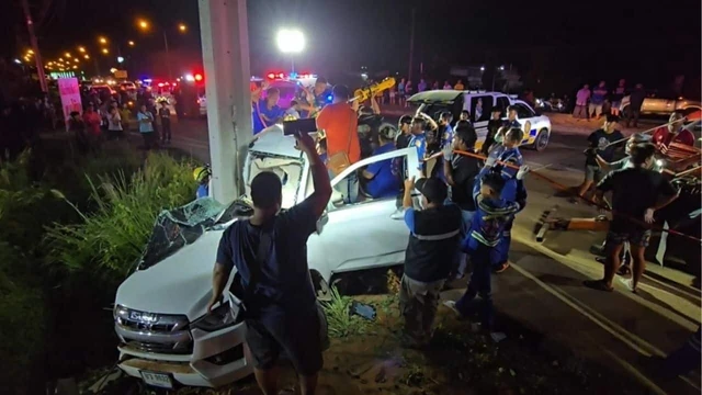 Đi ăn sinh nhật về, gia đình 5 người gặp nạn khiến 3 người tử vong, cứu hộ mở cửa thấy cảnh đau lòng