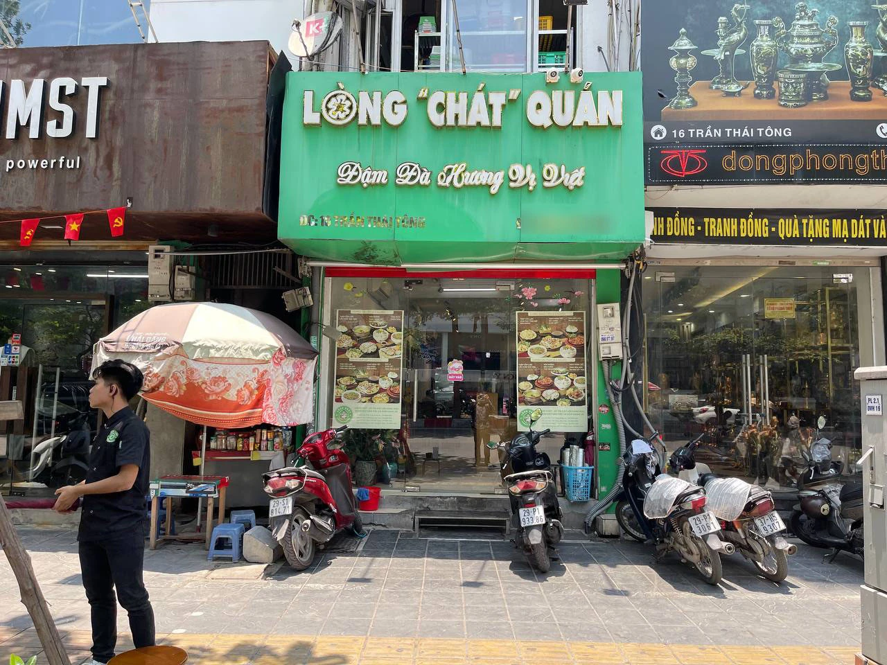 Lòng Chát Quán chính thức mở cửa lại sau lùm xùm “lòng se điếu 40m”, lượng khách hàng ghé quán gây chú ý