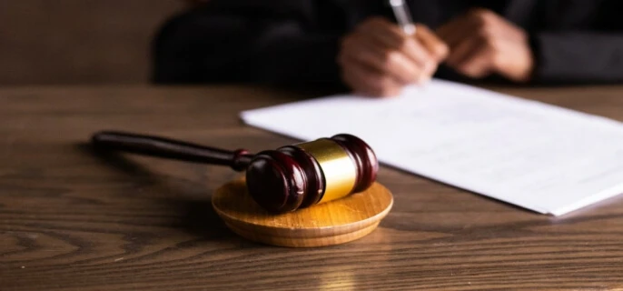 Người đàn ông vay hơn 66 tỷ đồng nhưng không trả được, vợ bị chủ nợ khởi kiện, tòa án tuyên bố: “Không phải trả”