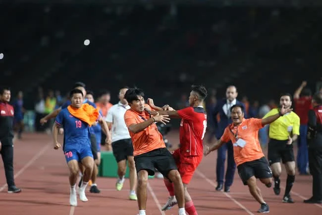 Màn loạn đả ở SEA Games bị “bêu tên” khắp thế giới và cuộc “lột xác” ngoạn mục của bóng đá Đông Nam Á