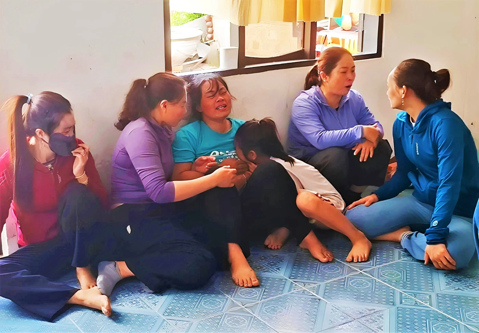 Mở rộng tìm kiếm ngư dân mất tích, 3 con thơ ngóng cha từng ngày!