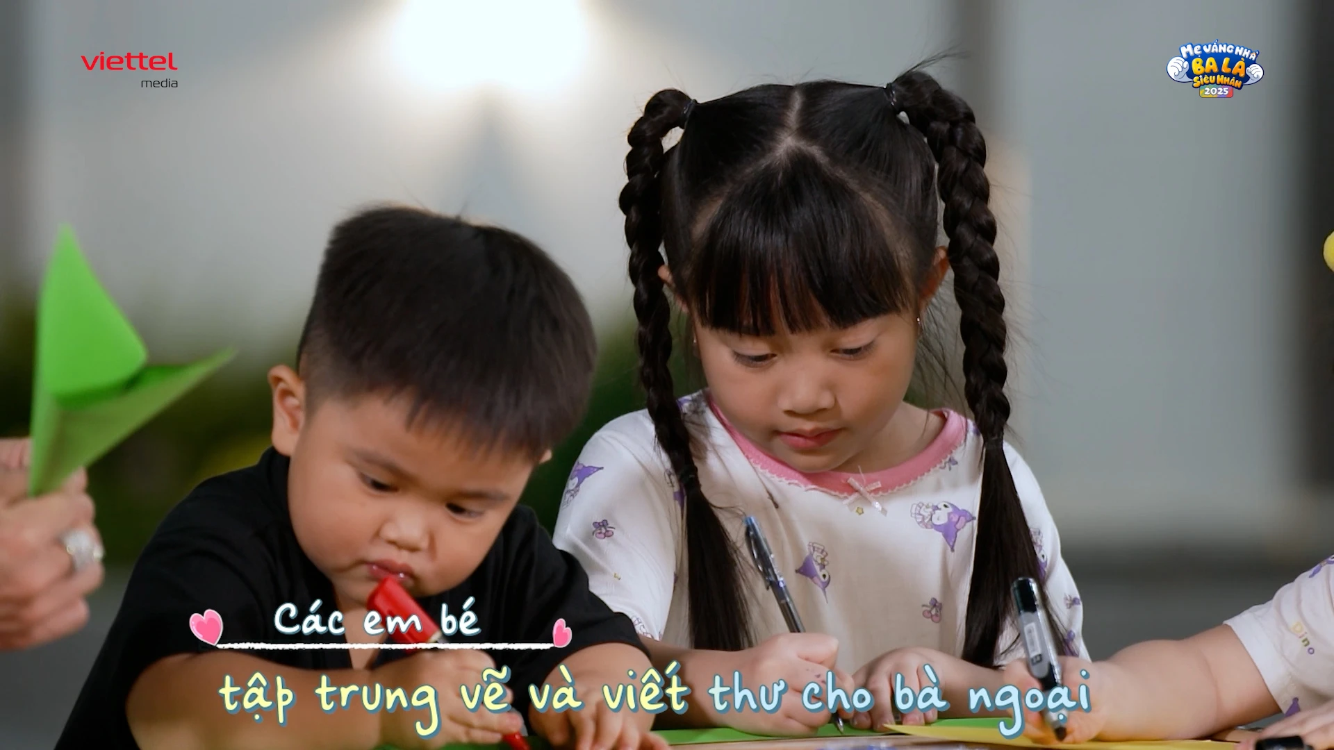 Khoảnh khắc không ngờ của 3 nhóc tỳ nhà Lê Dương Bảo Lâm khi nhắc đến bà ngoại mất vì ung thư