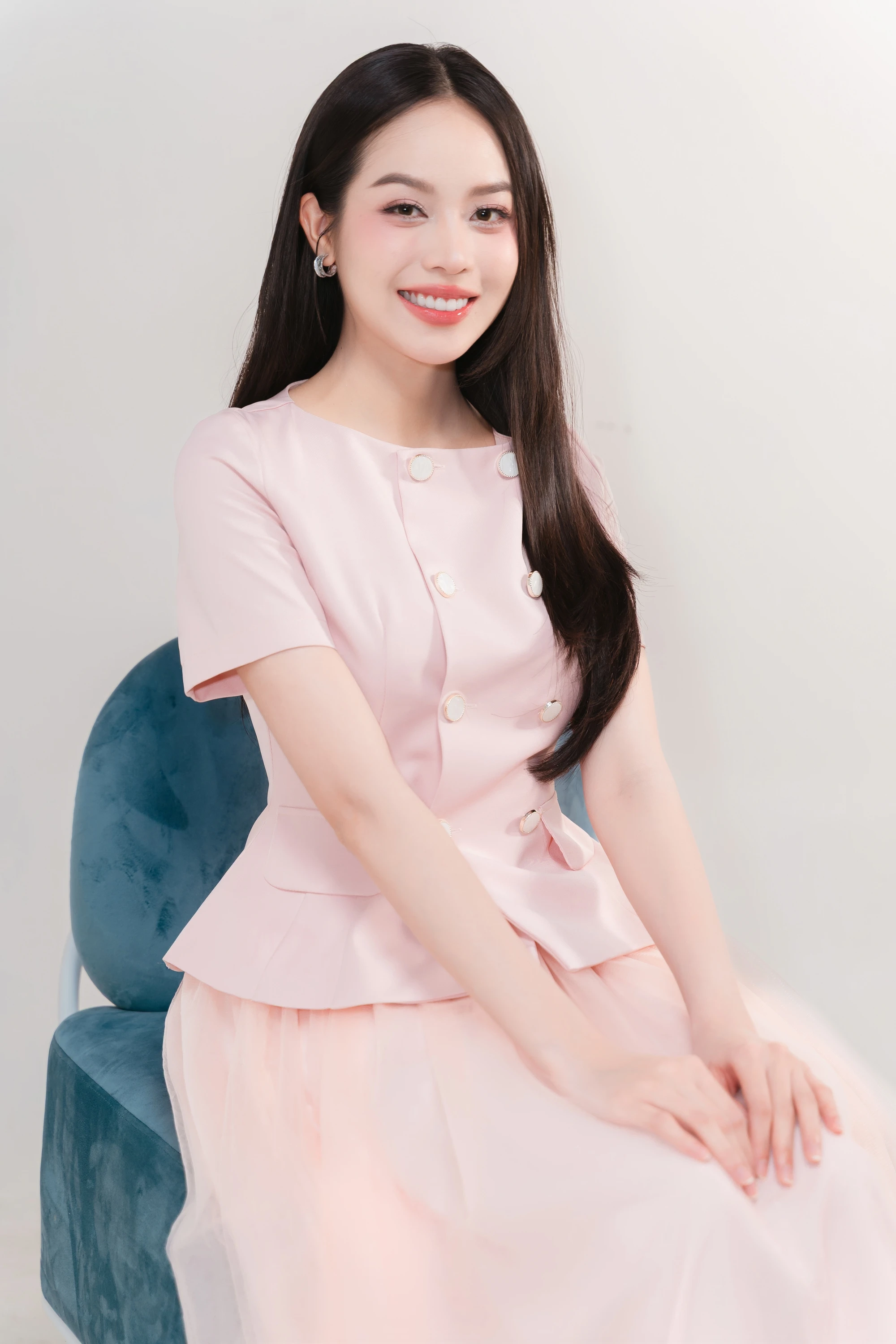 HOT: Hoa hậu Thanh Thuỷ lên tiếng về bức ảnh lộ chuyện hẹn hò, bật mí hành trình nửa năm đương nhiệm Hoa hậu Quốc tế