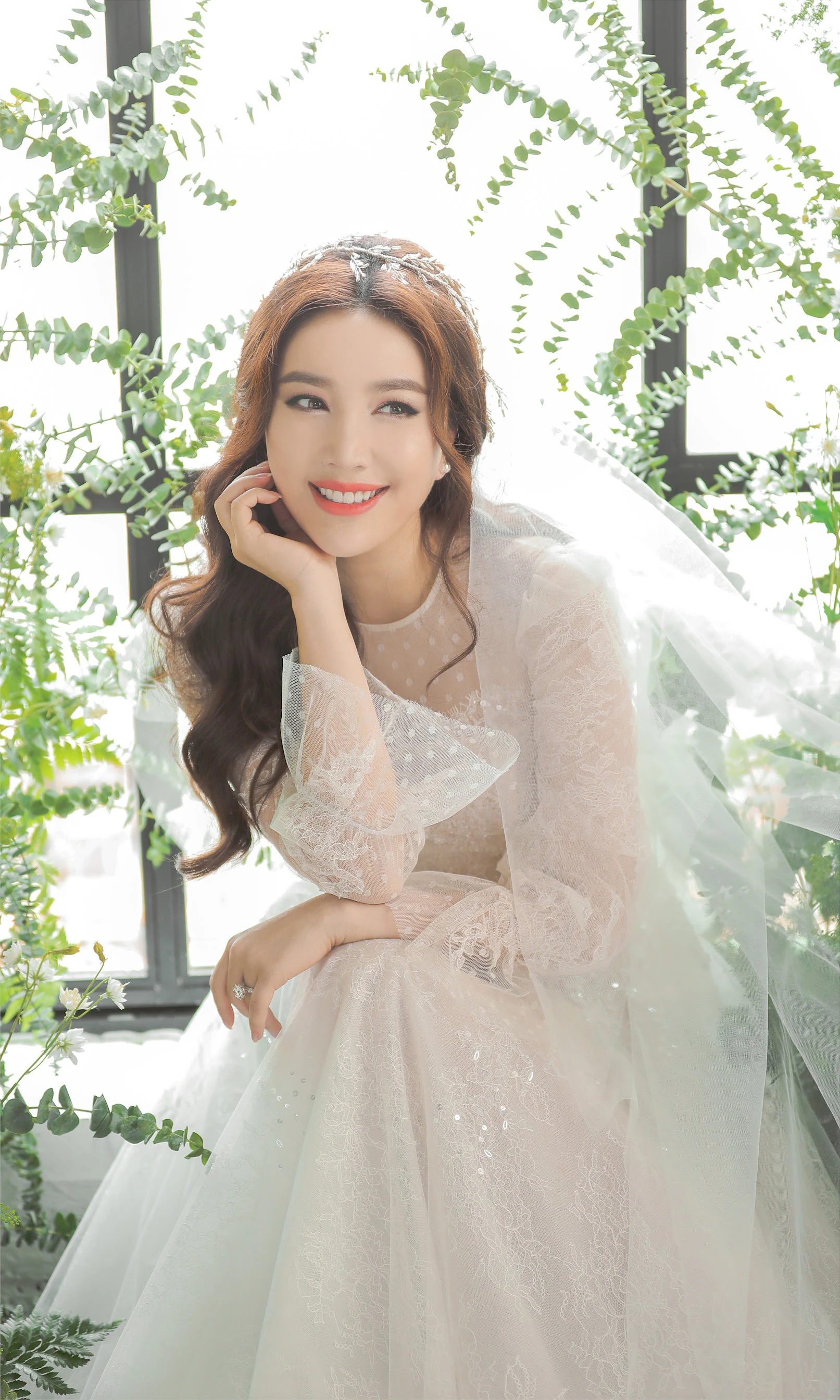 Mỹ nhân Việt lấy chồng giàu nứt vách nhưng kín bưng thông tin, ngày cưới chỉ vỏn vẹn 5 sao Việt tham dự