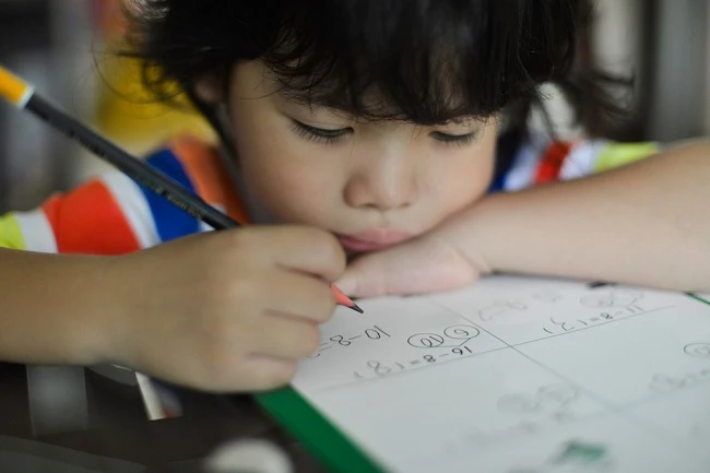 Chuyên gia nói thẳng: Cha mẹ cứ vô tư làm 5 điều này, người 