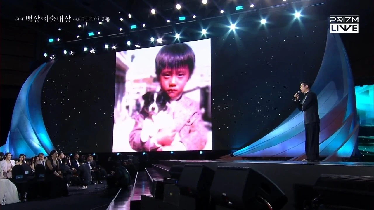Chuyện chưa từng có ở Baeksang: Dàn sao bị bóc nhan sắc quá khứ giữa màn hình lớn, Lee Byung Hun 