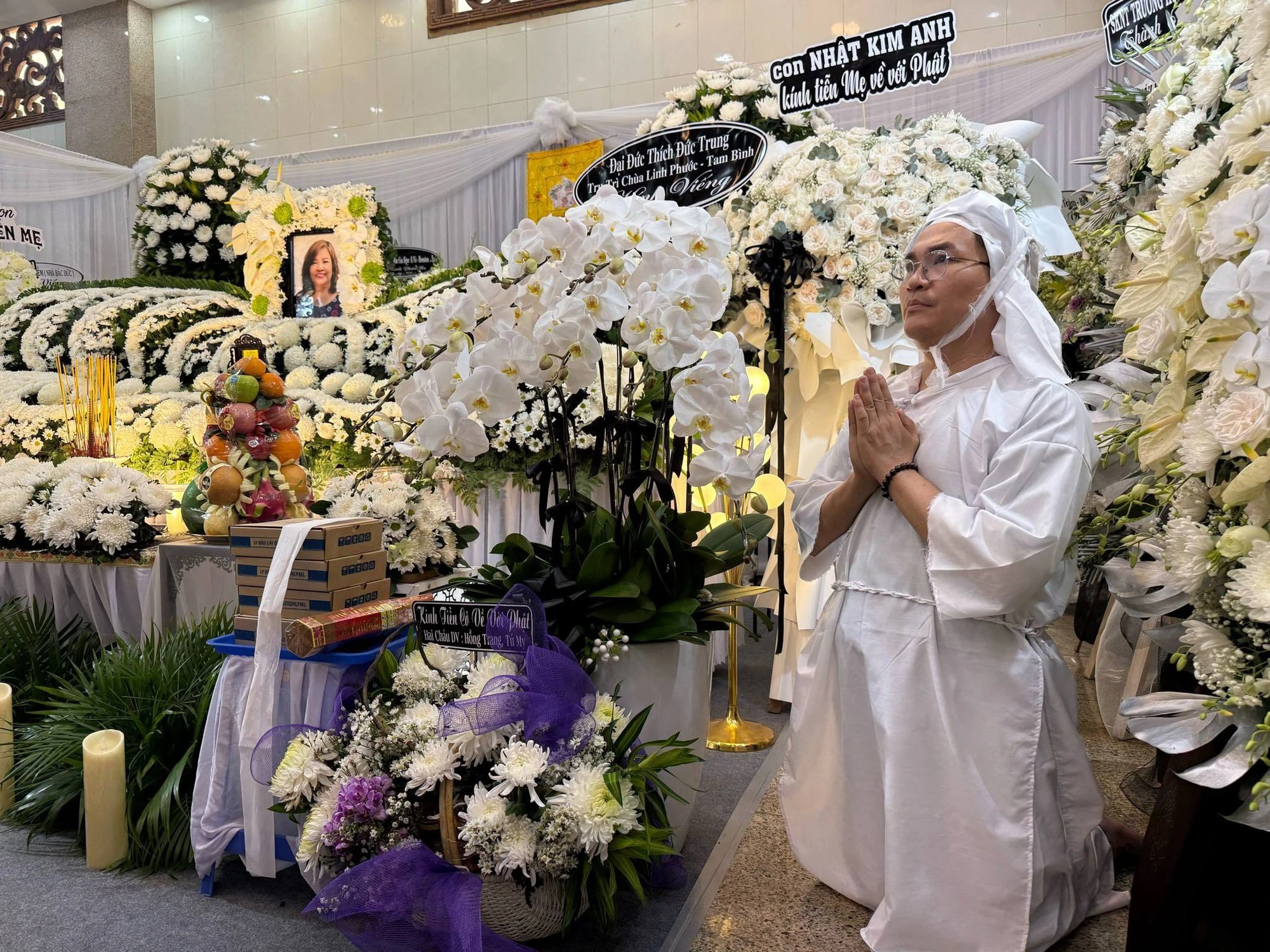 MC Đại Nghĩa chia sẻ nghẹn ngào sau lễ tang mẹ, xúc động vì hành động của 1 nhân vật đặc biệt