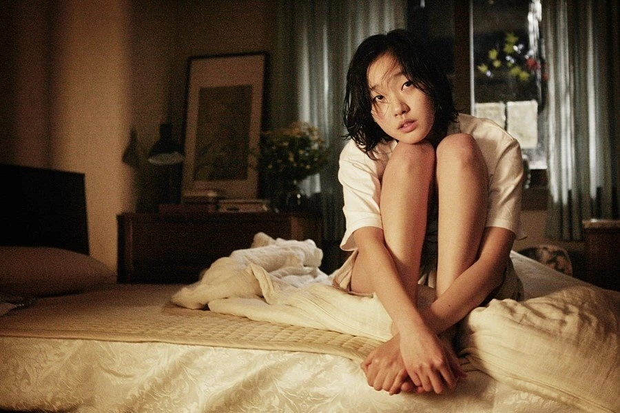 Phim 18+ Hàn Quốc bị cả châu Á lên án: Nữ chính đóng cảnh nóng thật, kém nam chính 53 tuổi mới sốc