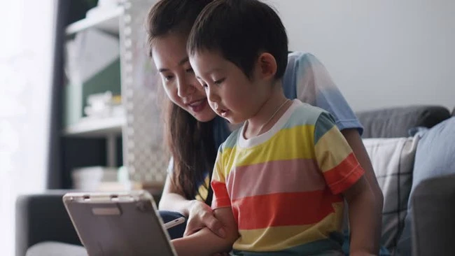 Bà mẹ ở TP.HCM khoe con xếp hạng nhất, nhiều phụ huynh chỉ ra 1 điểm cực vô lý: Vô tư hay cố ý thổi phồng?