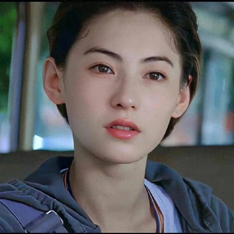 Từng là “nàng thơ cuối cùng của showbiz Hong Kong”: Vì đâu Trương Bá Chi một tay đánh mất tất cả?
