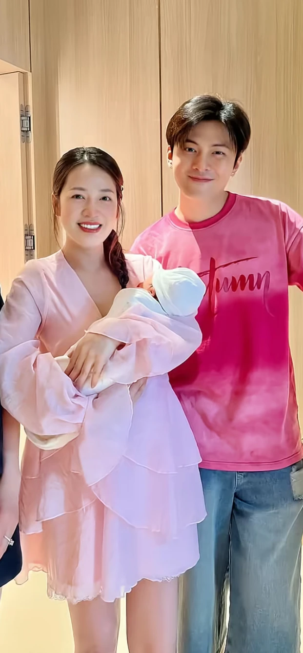 Bức ảnh để lộ cận nhan sắc thật của Puka hậu sinh con đầu lòng