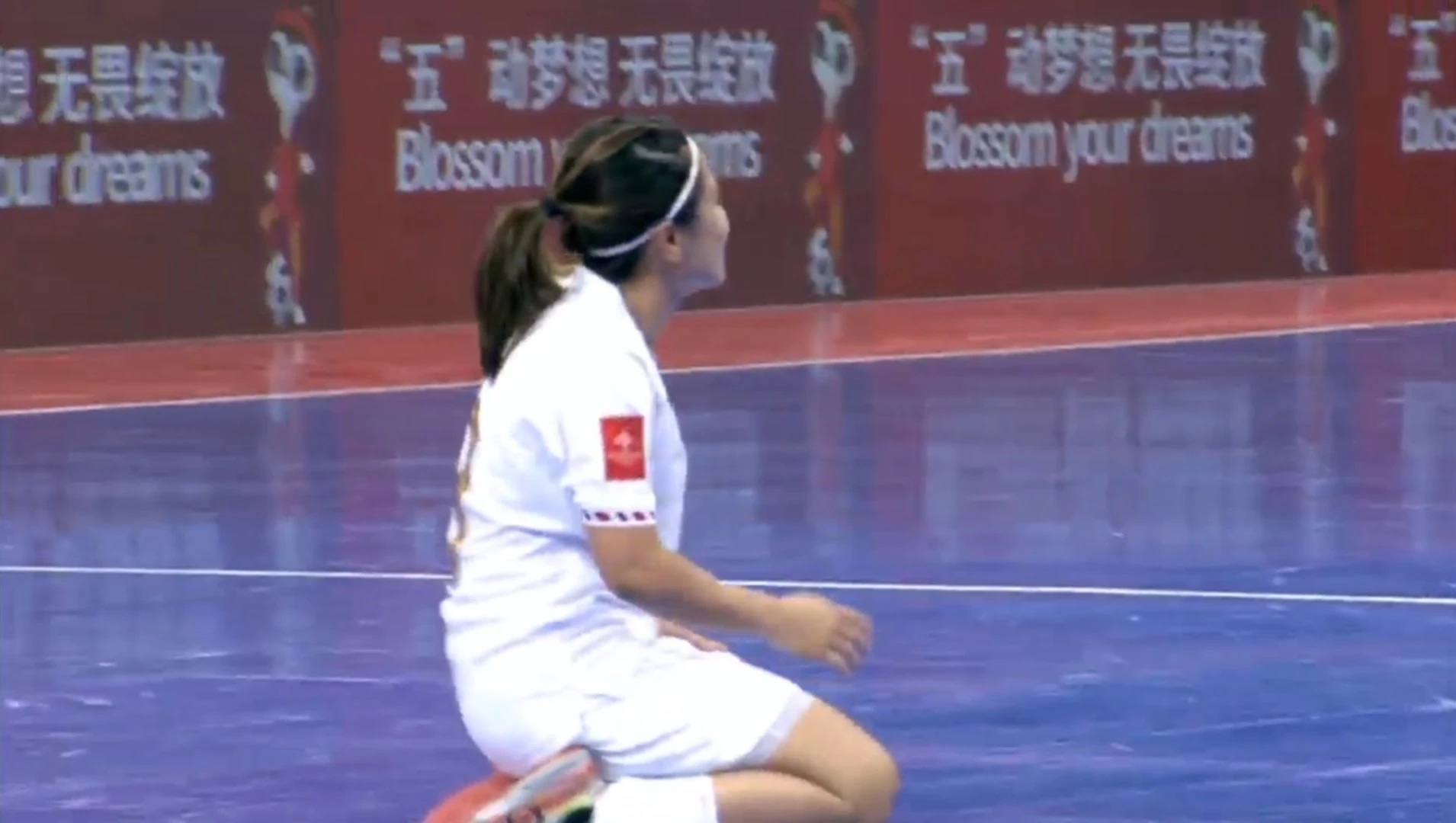 Tuyển Indonesia thảm bại, tan mộng World Cup sau trận đấu khó tin với Trung Quốc