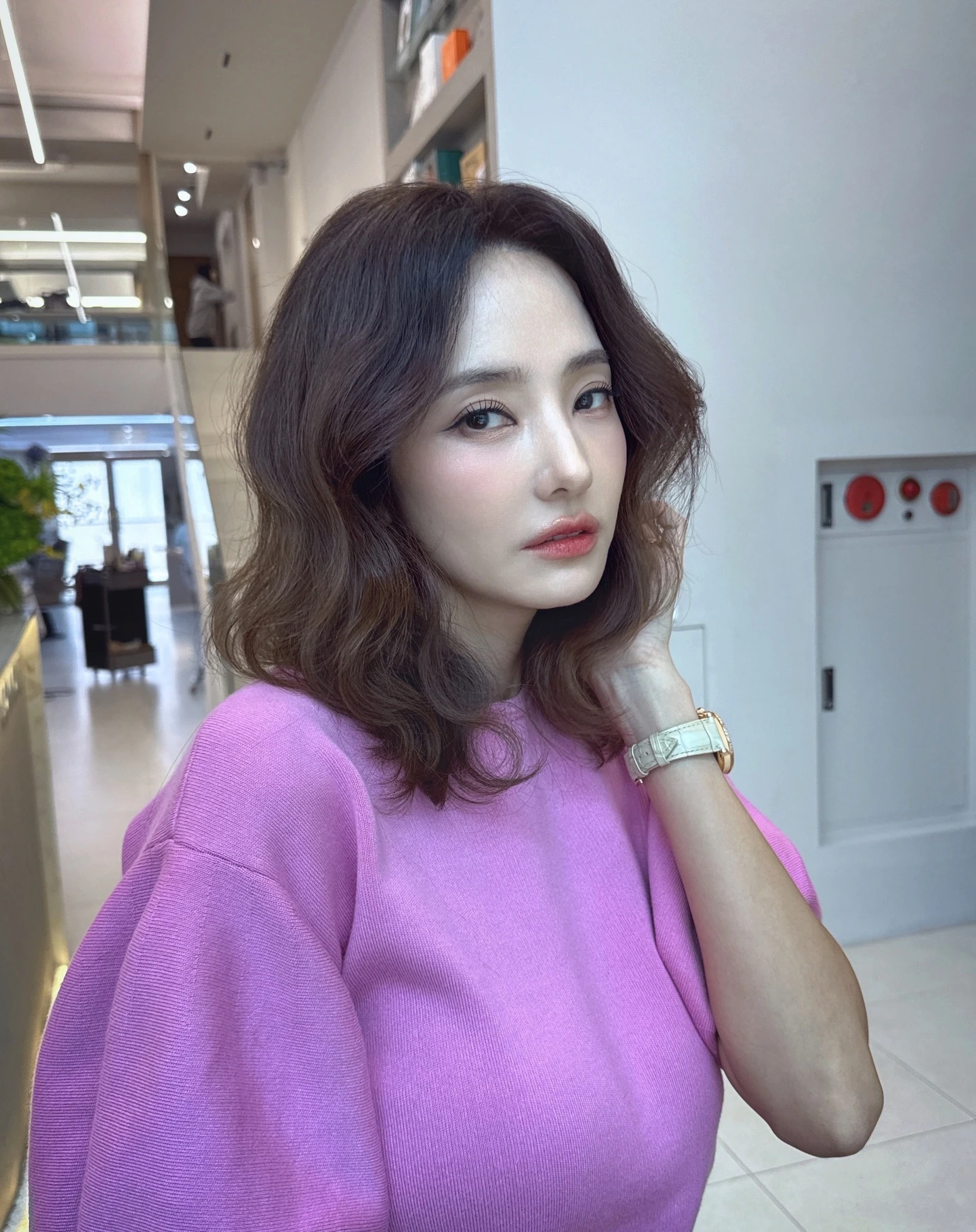 45 tuổi mà như gái đôi mươi: Han Chae Young khiến netizen hoang mang vì quá đẹp