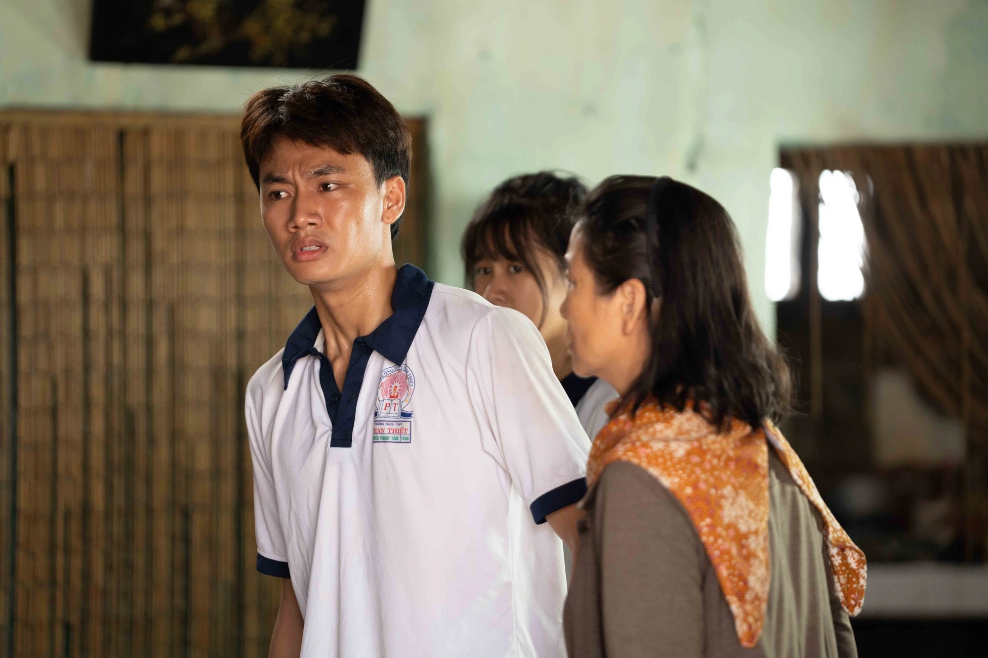Bài học quá đời từ Lật Mặt 8: Đời cha ăn mặn, đời con không nhất thiết khát nước!