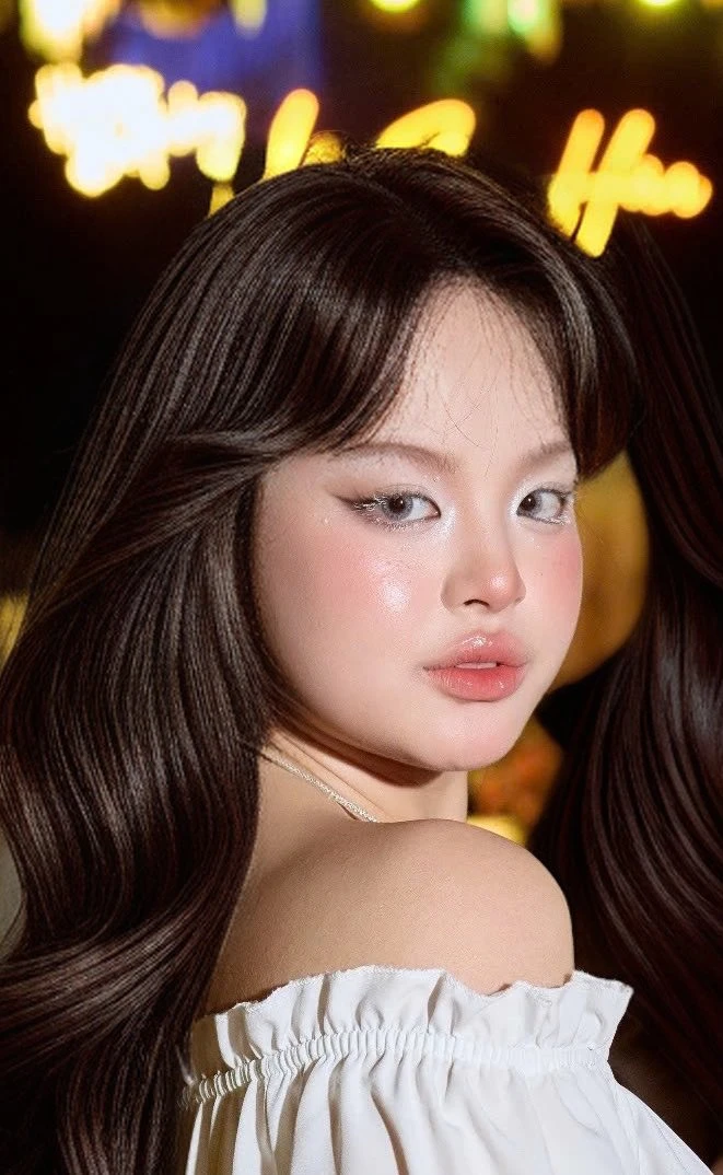 Dụi mắt nhận không ra visual tiểu thư nhà siêu mẫu Vbiz, tuổi 18 khác lạ thế này!