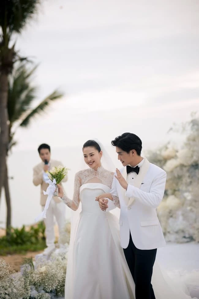 3 năm hôn nhân của Ngô Thanh Vân: Được chồng kém 11 tuổi chăm hơn em bé, ngoại hình gây ngạc nhiên khi mang thai lần đầu ở tuổi 46
