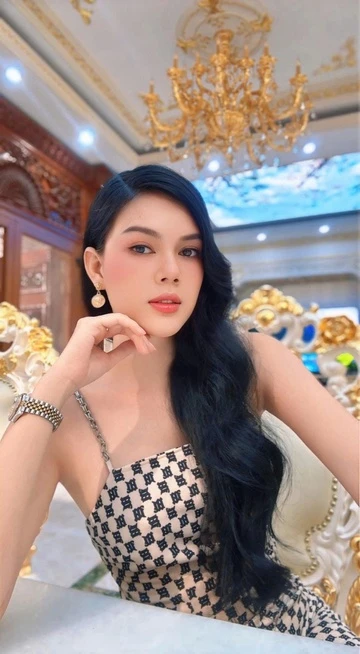 Tình duyên lận đận của Ngọc Trinh: Suy sụp vì 2 lần bị phản bội, nay lại đột ngột xác nhận chia tay