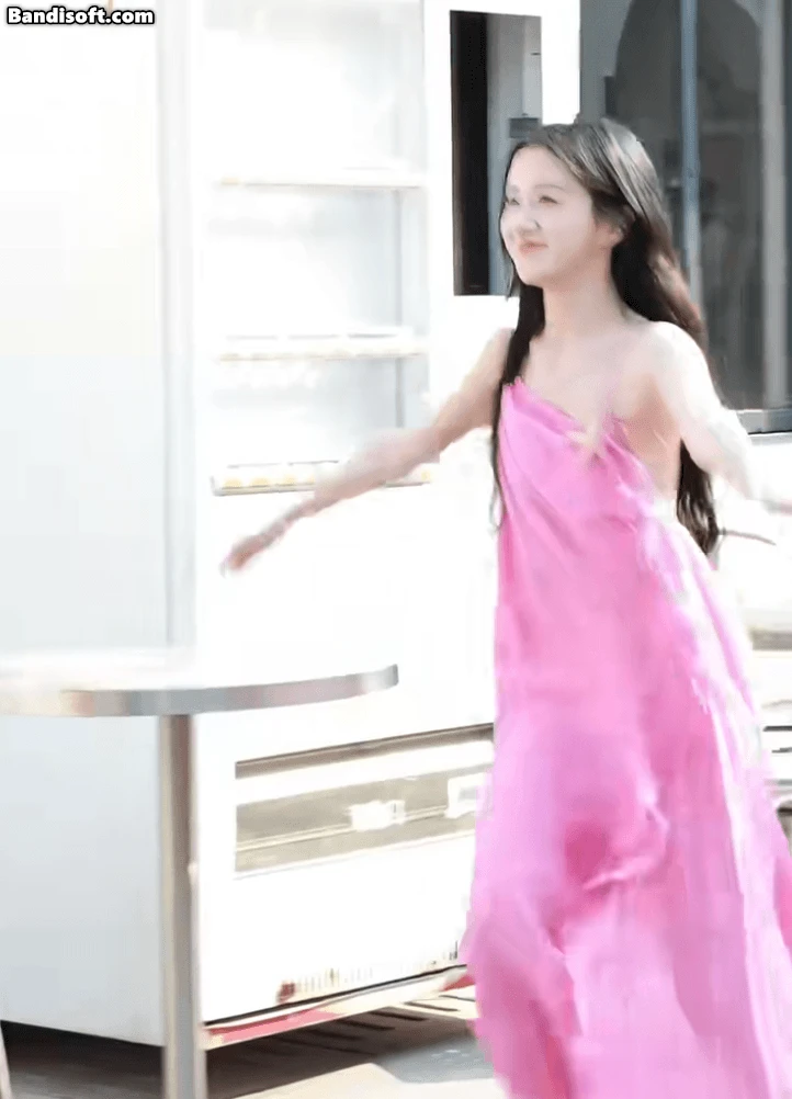 Tấm lưng trắng nõn của 