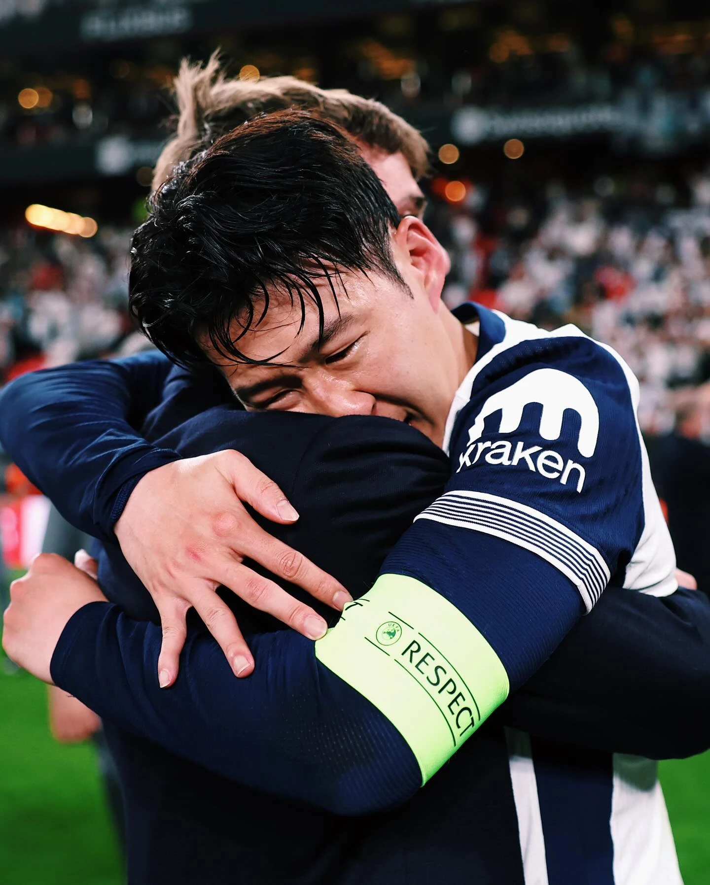 Son Heung-min khóc nức nở ngày vô địch Europa League, lùm xùm đời tư bị 