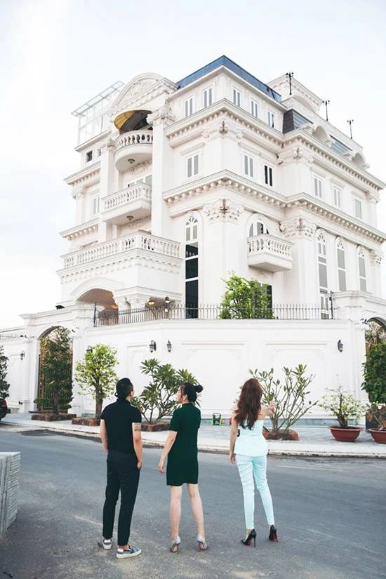 Biệt thự dát vàng ở khu nhà giàu Thảo Điền của nữ diễn viên nổi tiếng cả nước, quê Vũng Tàu