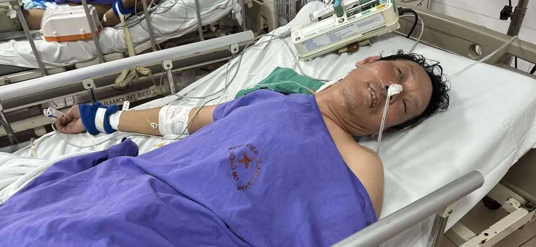 Diễn viên Thái Hòa đột quỵ liệt nửa người: Nằm một chỗ suốt nửa năm, sống nương nhờ vì không có tiền chữa trị