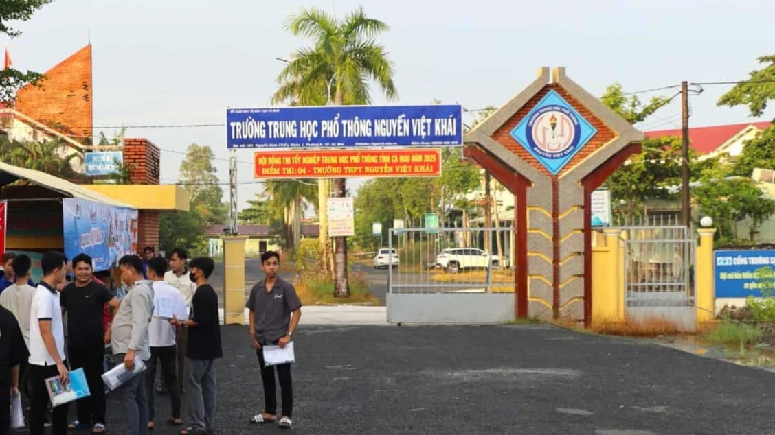 Trường cấp 3 bị 